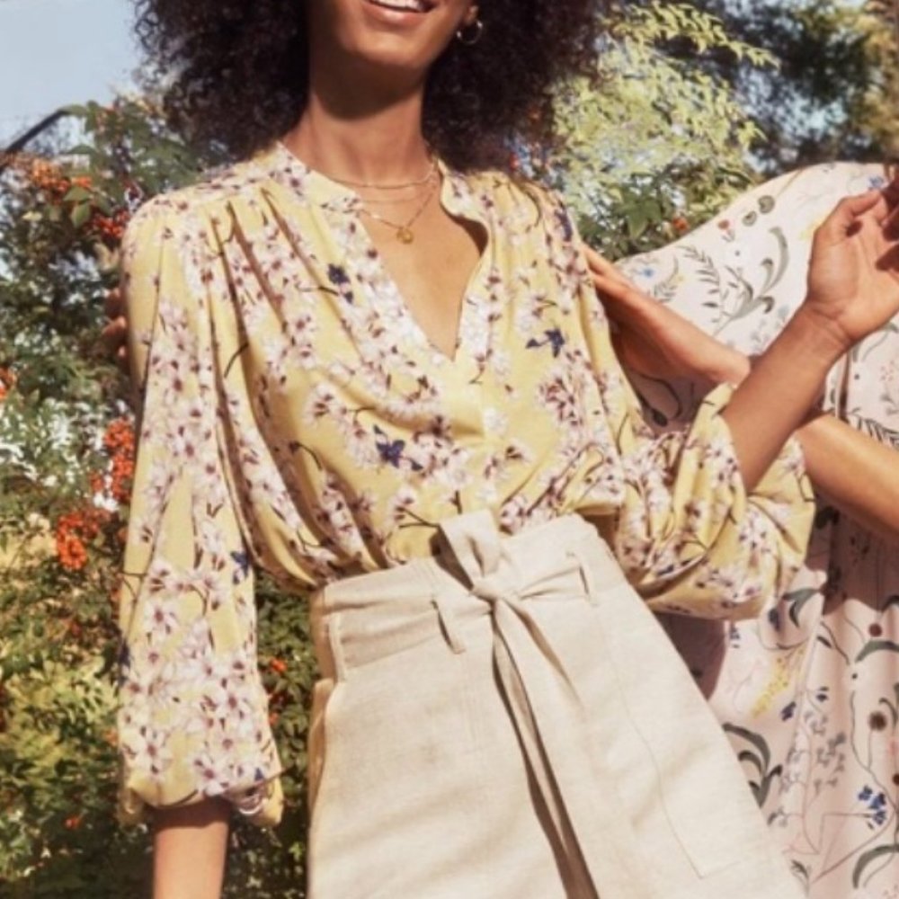 ANNA GLOVER x H&M Floral 16 Patterned Blouse Top Yellow Flounce Bee Button Shirt